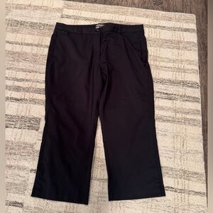 Nike women's Capri golf Pants w side zip pockets. Tour Performance Sz 18